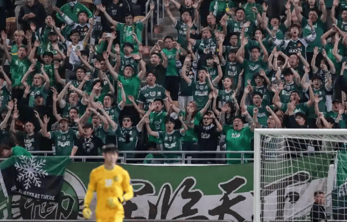 熊猫tv包含赛前北京国安备战中超，官宣签约细节曝光，更衣室稳定，更衣室氛围转暖的词条