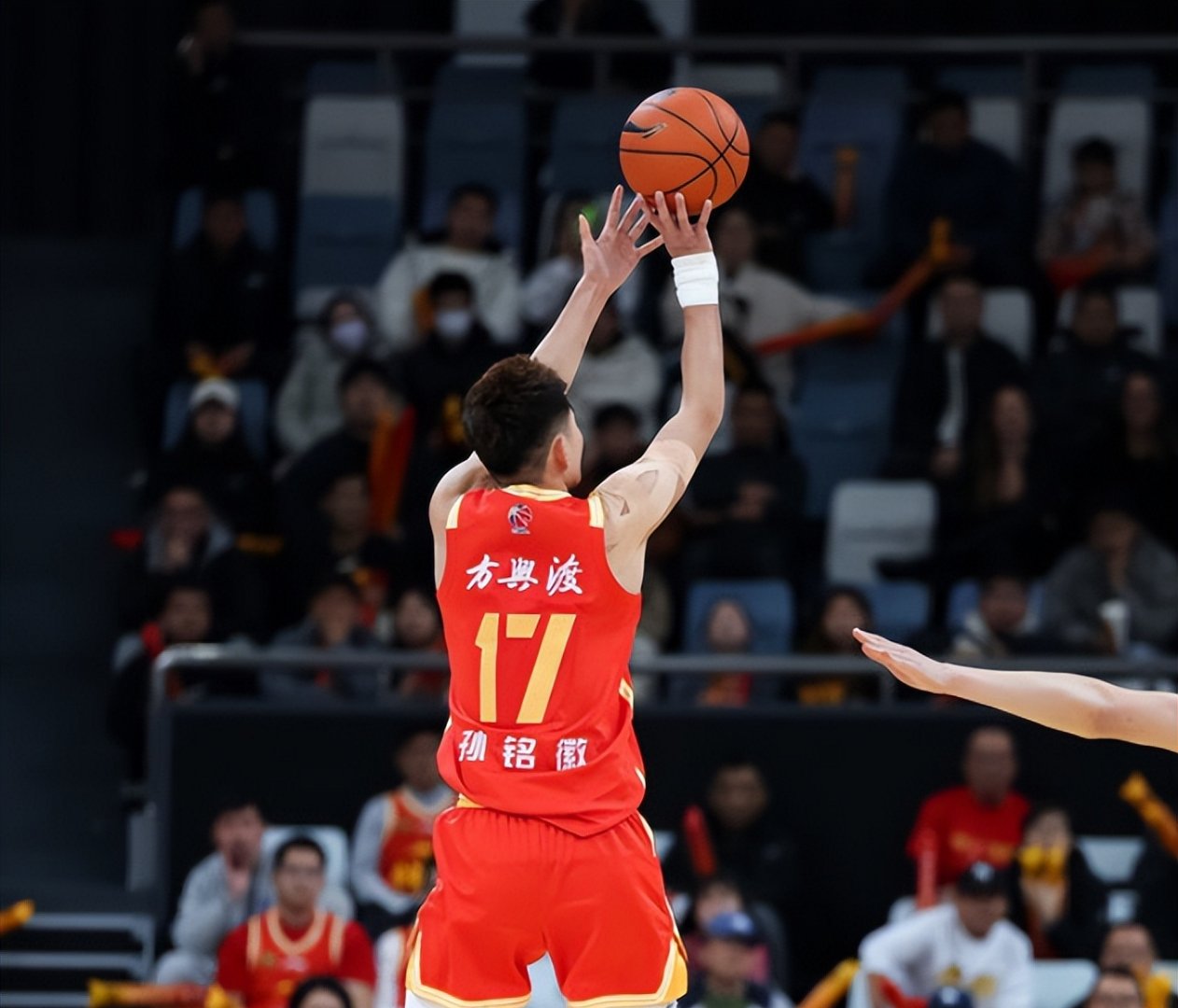 熊猫tv官网加时末段NBA常规赛焦点战,广厦男篮更衣室发声,质疑声仍在,资深球员宣示担当的简单介绍